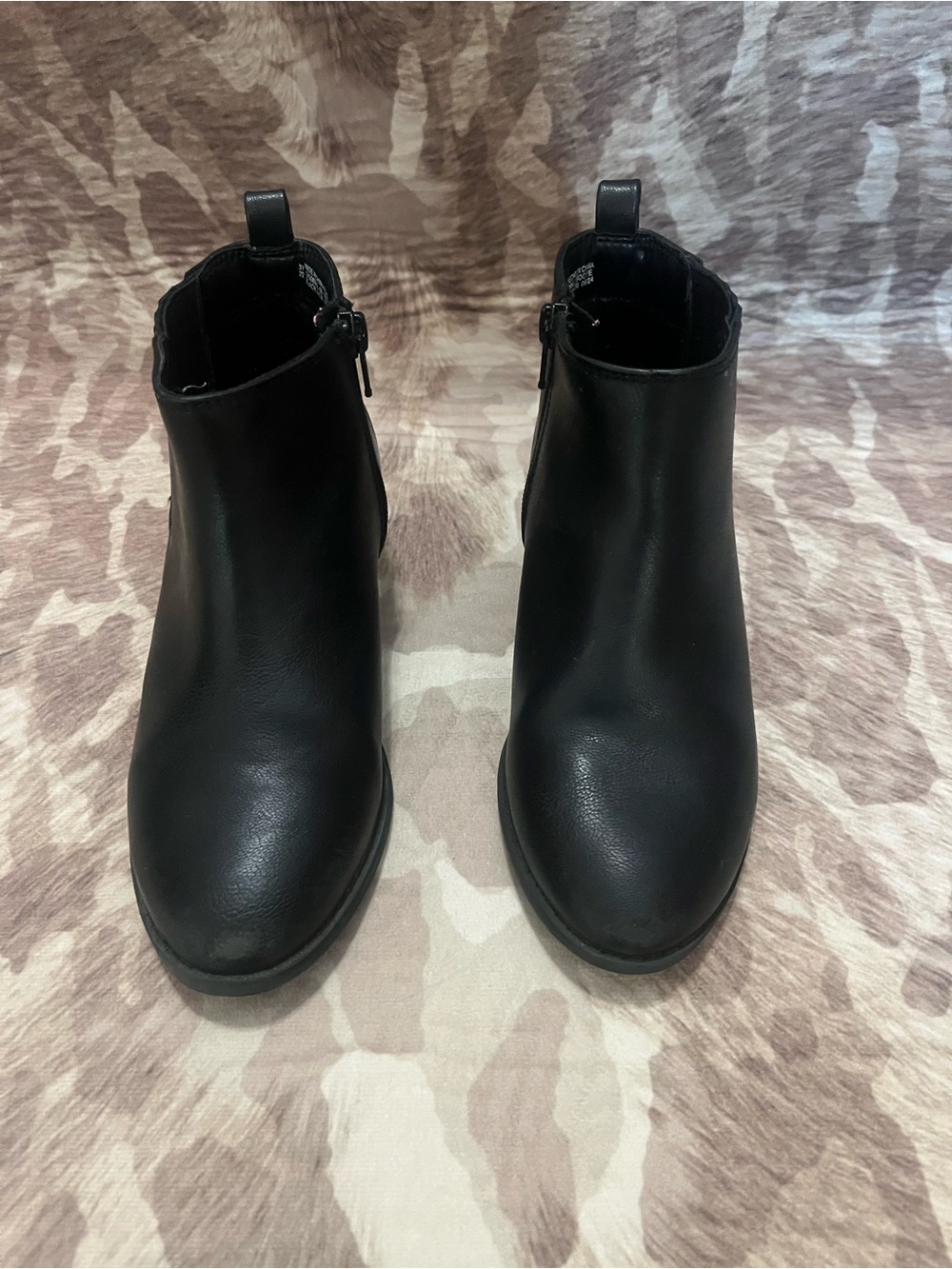 Classic Girls Ankle Boots - Sleek Side-Zip Boot